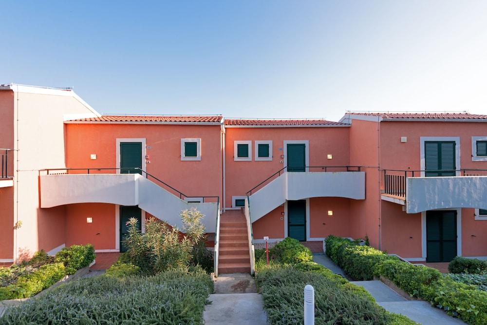 Maistra Select Koversada Naturist Apartments ヴルサル エクステリア 写真